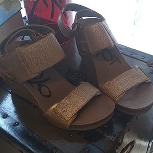 Women sandals